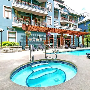 Alpenglow Large With Dedicated Work Space By Mva Apartment Whistler