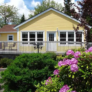 Larinda's Landing Oceanfront Cottages Chalet Halifax